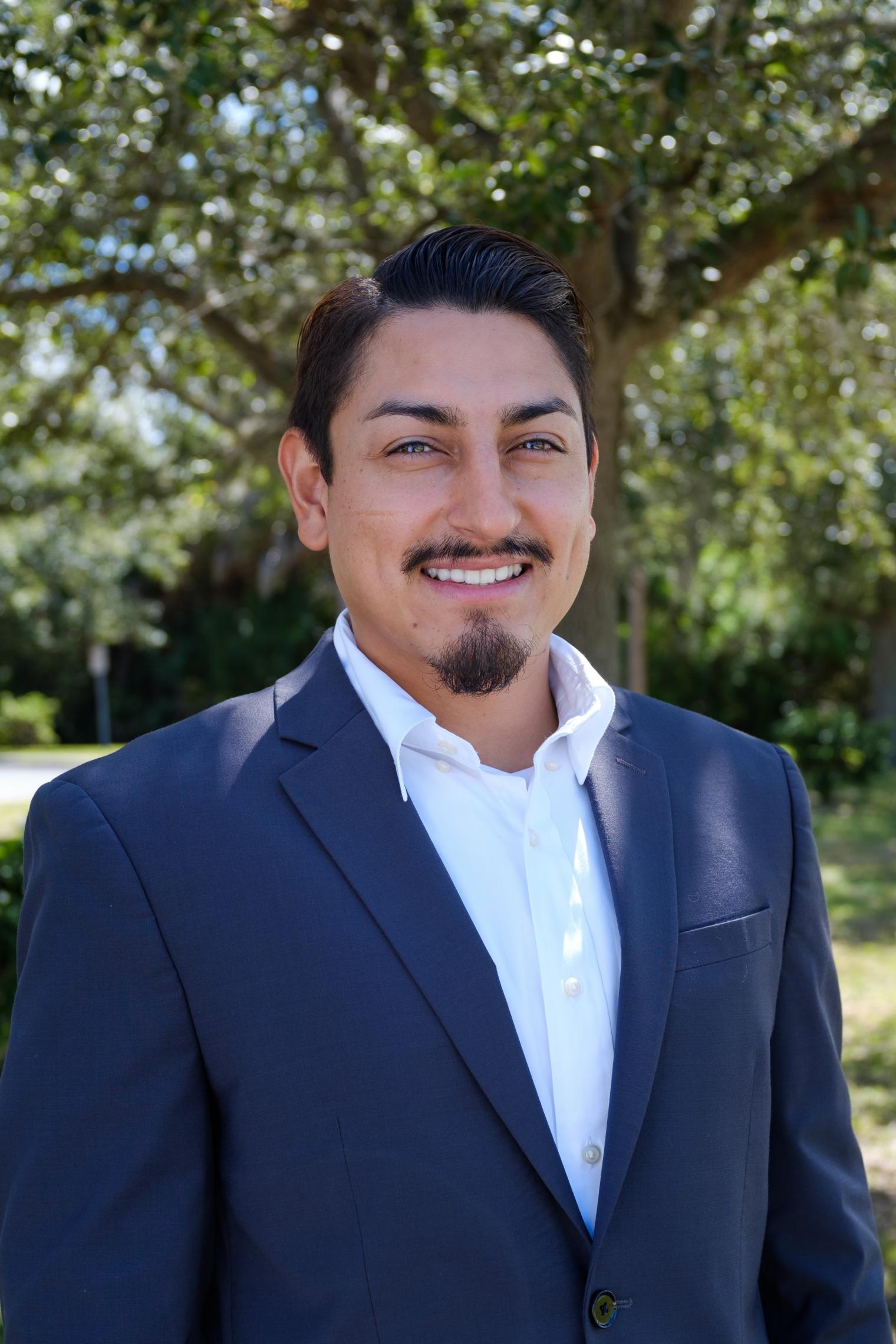 Angel Cerritos Headshot