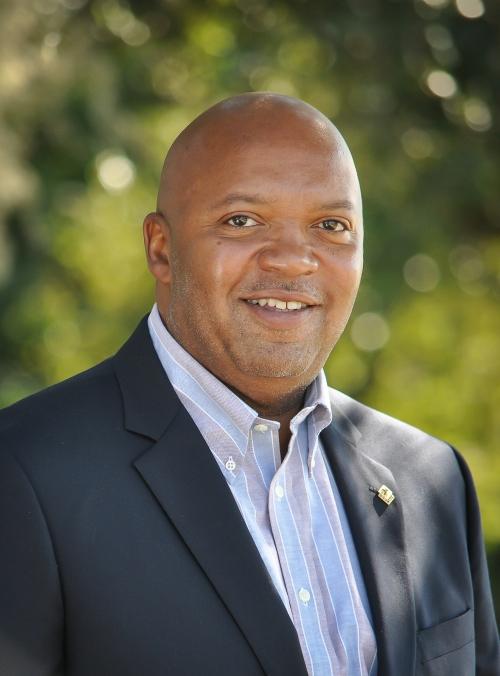 Gene Jones Headshot